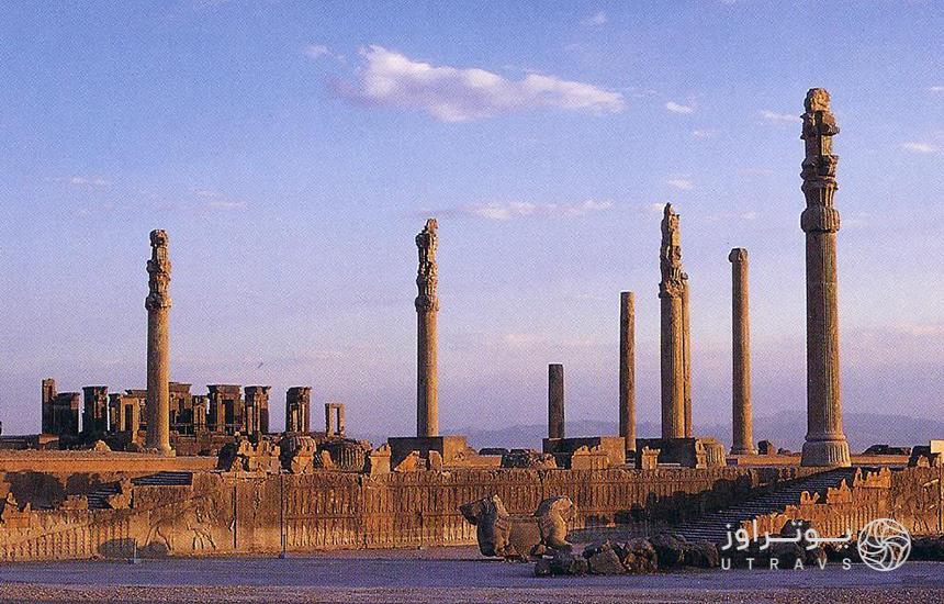 کاخ آپادانا در تخت جمشید شیراز